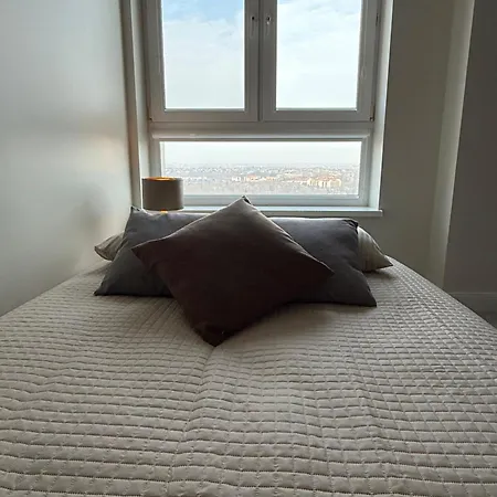 Bird's Eye With Sea View 18th Floor דירה קלייפדה